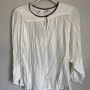 NWT Levi’s White Flowy Blouse